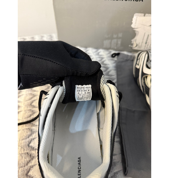 Кроссовки • Balenciaga • Черный
