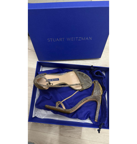 Босоножки • Stuart Weitzman • Золотой