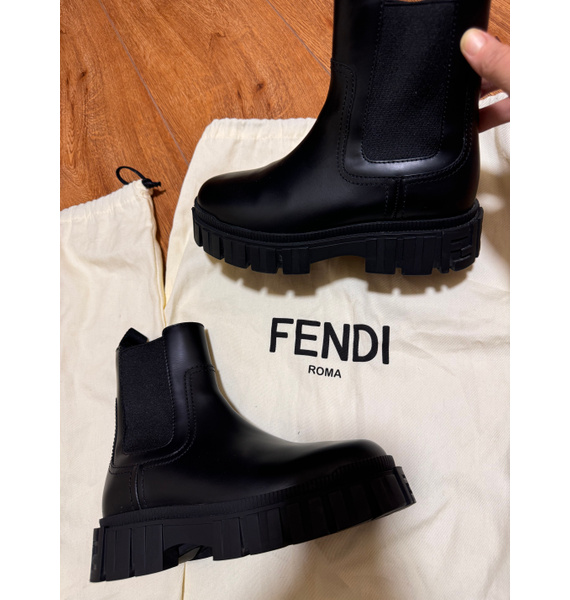 Сапоги • Fendi • Черный