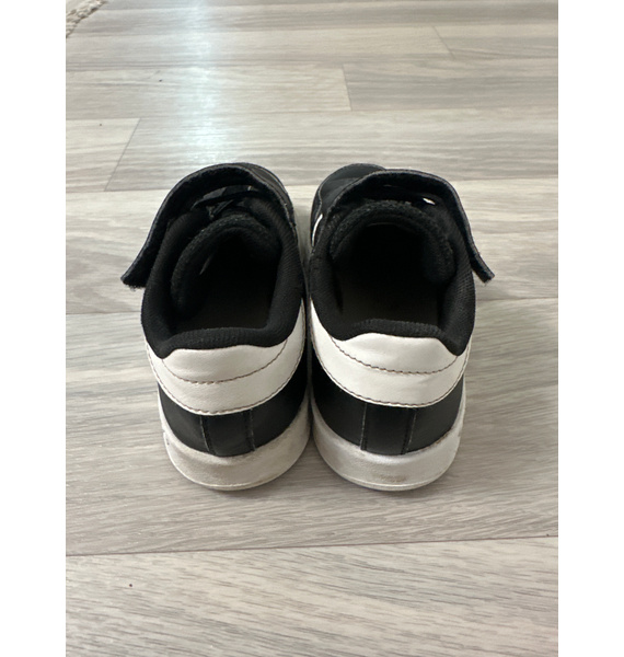 Кроссовки • adidas • Черный