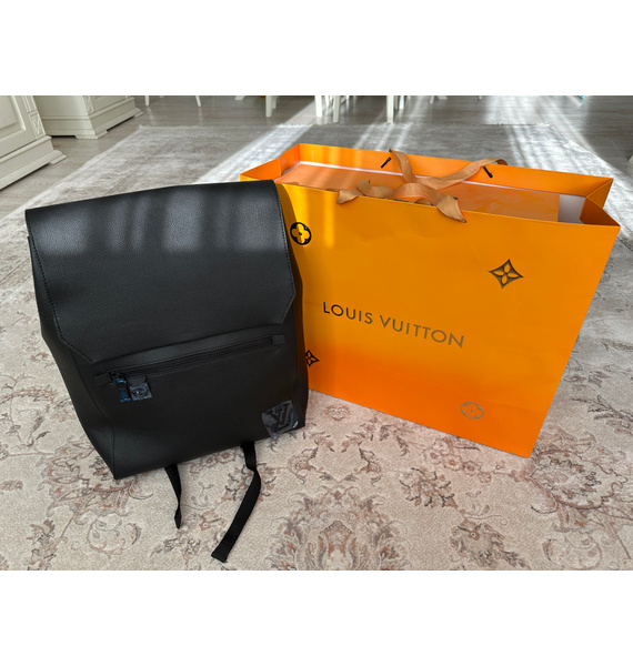 Рюкзак • Louis Vuitton • Черный