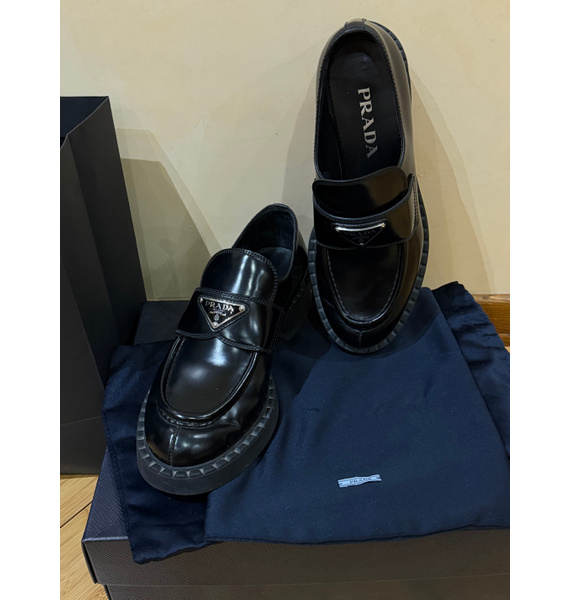 Лоферы • Prada • Черный