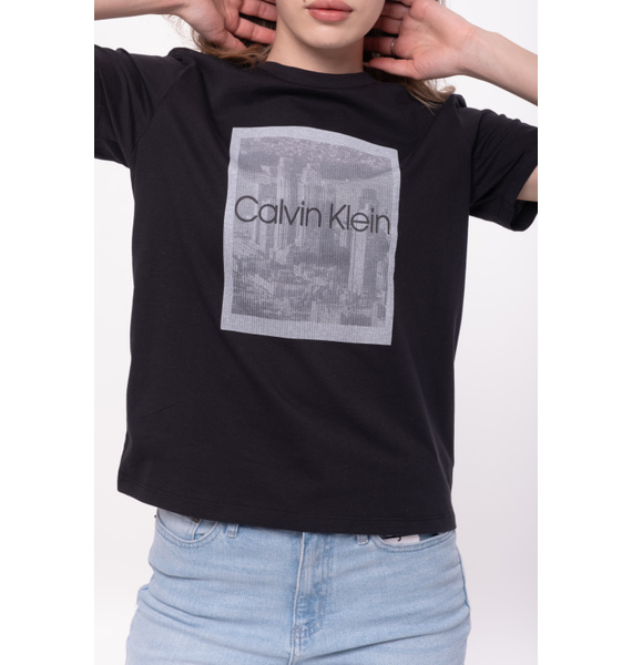 Футболка • Calvin Klein • Черный