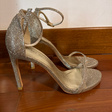 Босоножки • Stuart Weitzman • Золотой
