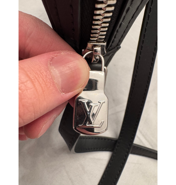 Сумка • Louis Vuitton • Черный