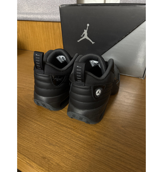Кроссовки • Jordan • Черный