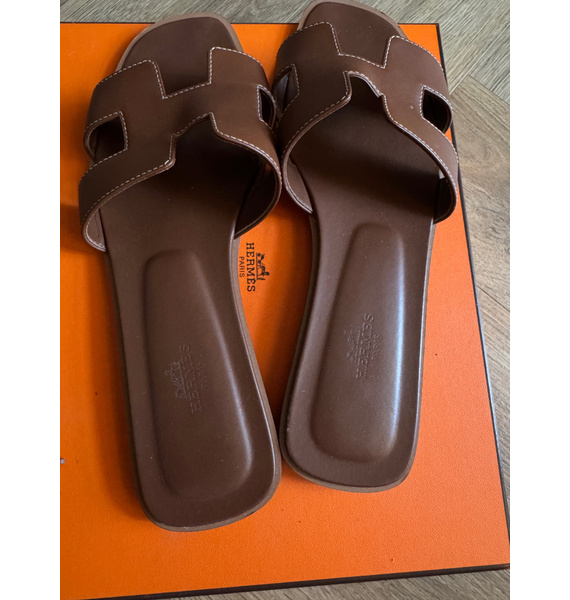 Шлепки • Hermès • Коричневый