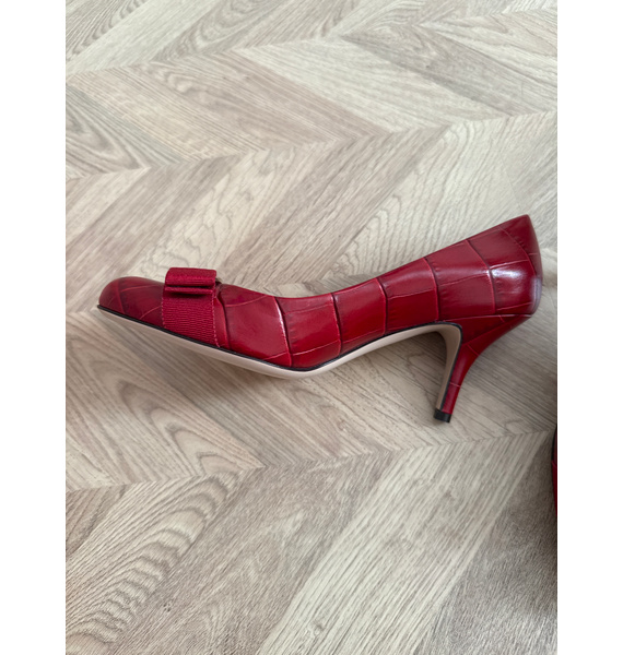 Туфли • Salvatore Ferragamo • Красный