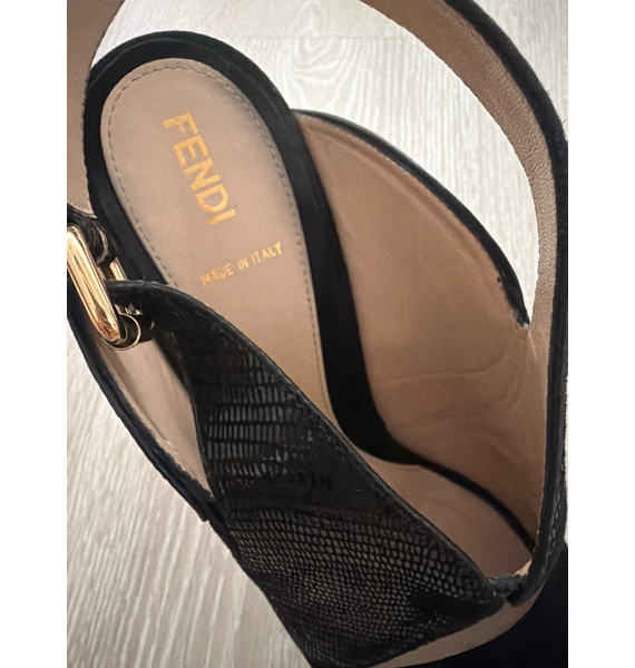 Босоножки • Fendi • Черный