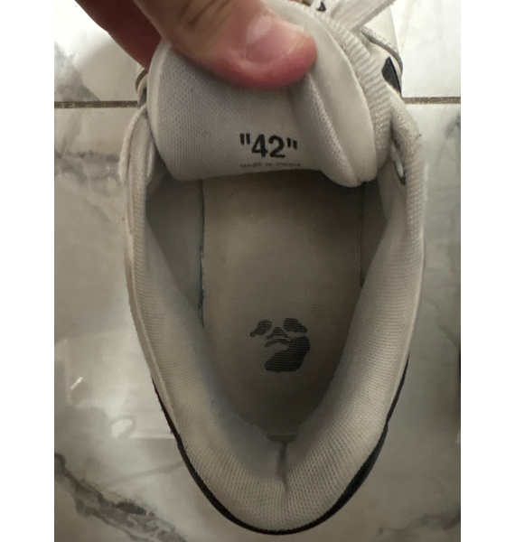Кроссовки • Off-White • Черный