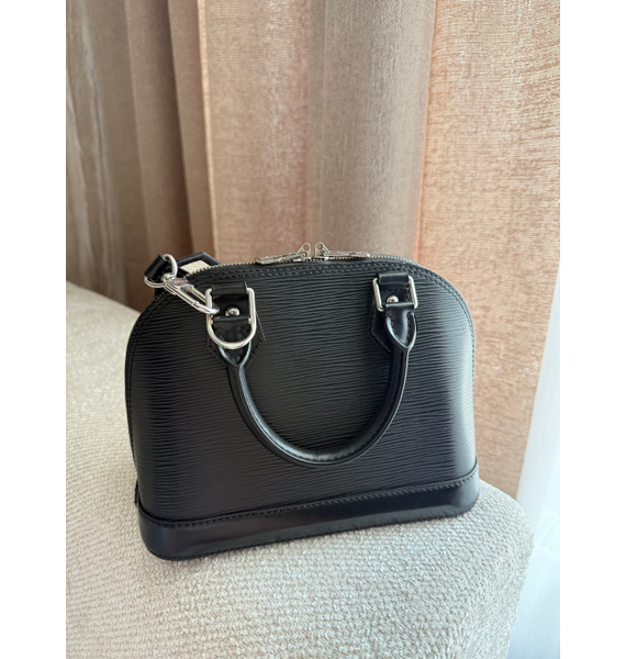 Сумка • Louis Vuitton • Черный