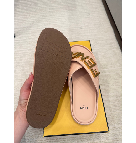 Шлепанцы • Fendi • Розовый