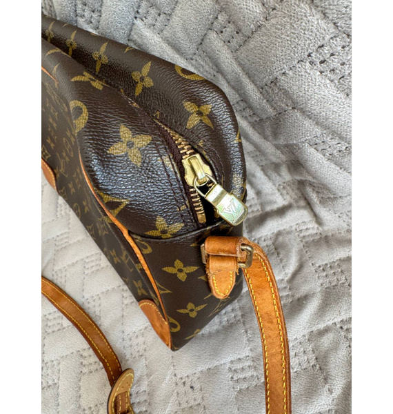 Сумка • Louis Vuitton • Бежевый