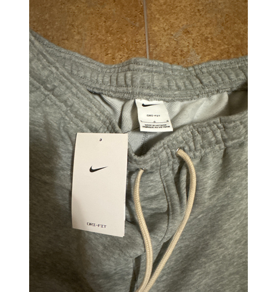 Шорты • Nike • Серый