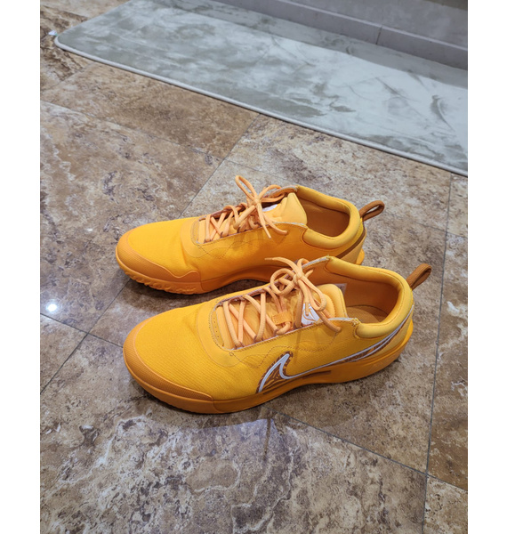 Кроссовки • Nike • Желтый