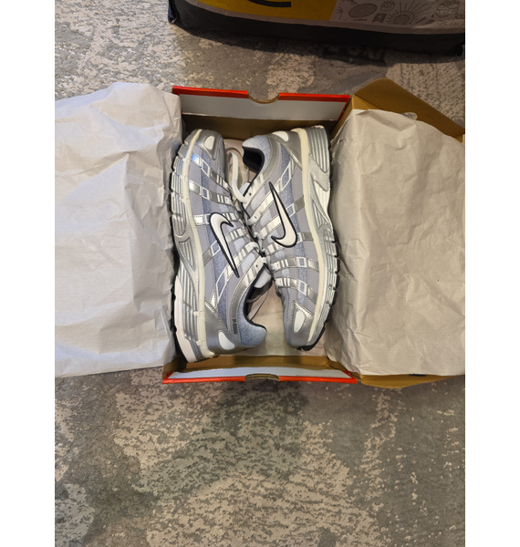 Кроссовки • Nike • Серый