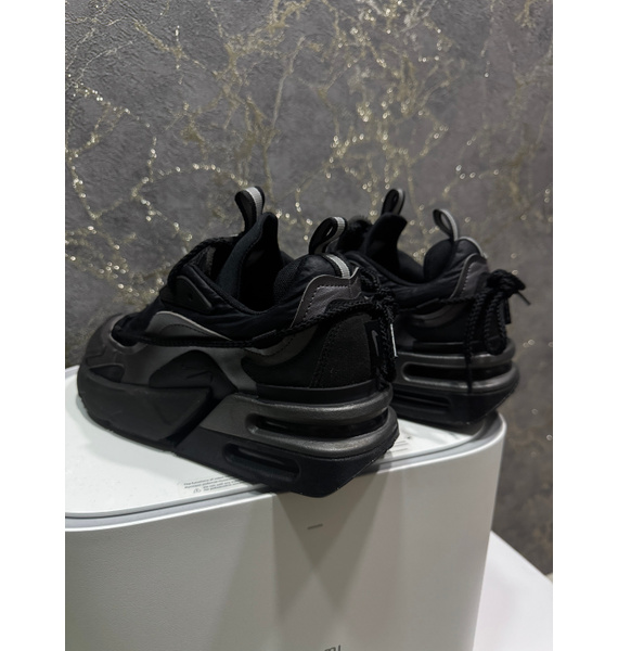 Кроссовки • Nike • Черный