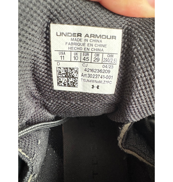 Ботинки • Under Armour • Черный