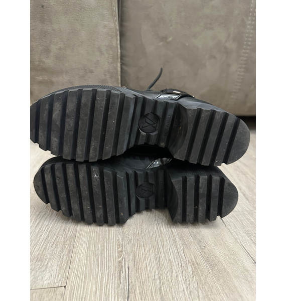 Ботинки • Louis Vuitton • Черный