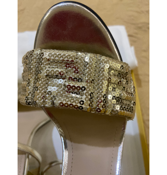 Босоножки • Fendi • Золотой