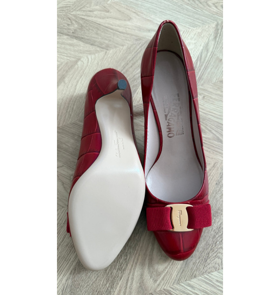 Туфли • Salvatore Ferragamo • Красный