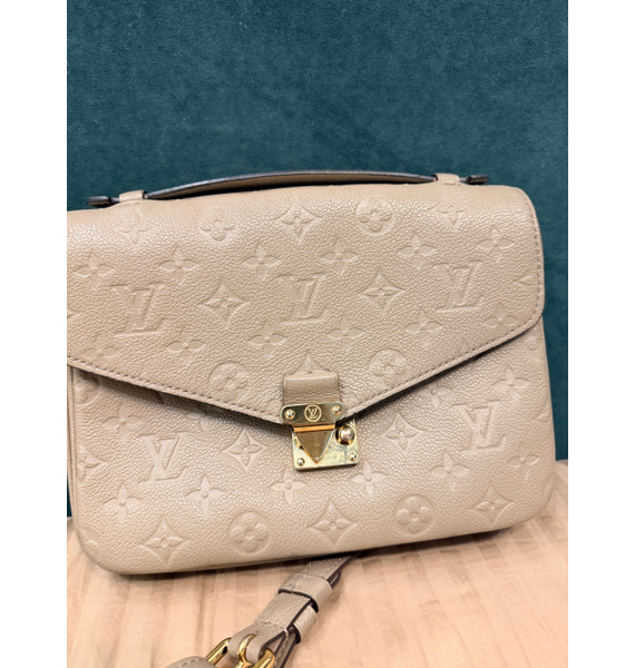 Сумка • Louis Vuitton • Бежевый