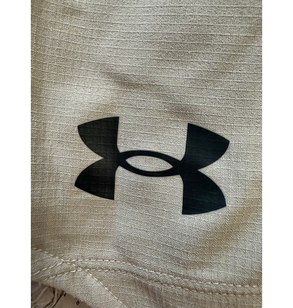 Шорты • Under Armour • Бежевый