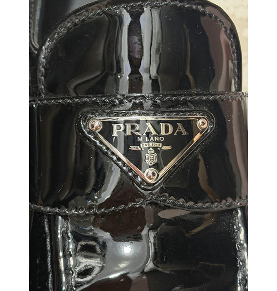 Лоферы • Prada • Черный
