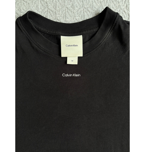 Футболка • Calvin Klein • Черный