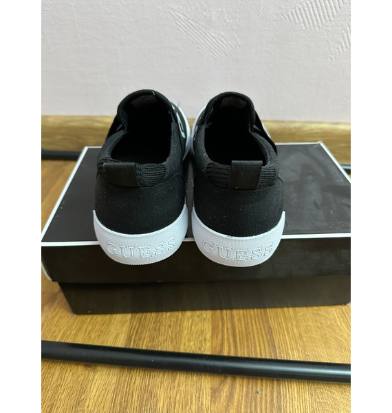 Кроссовки • GUESS • Черный