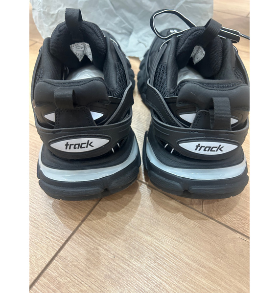 Кроссовки • Balenciaga • Черный
