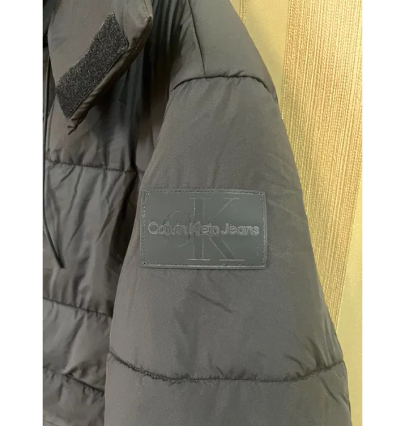 Пуховик • Calvin Klein Jeans • Черный