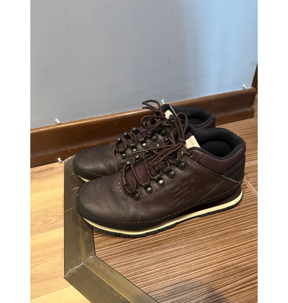 Кроссовки • New Balance • Коричневый
