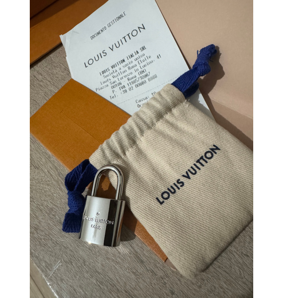 Сумка • Louis Vuitton • Черный