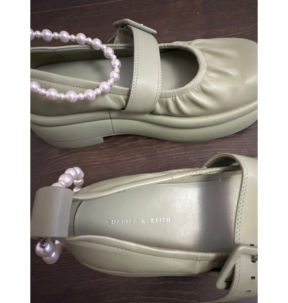 Сандалии • Charles & Keith • Салатовый