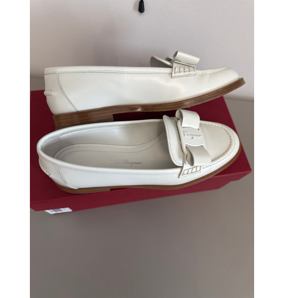 Лоферы • Salvatore Ferragamo • Белый