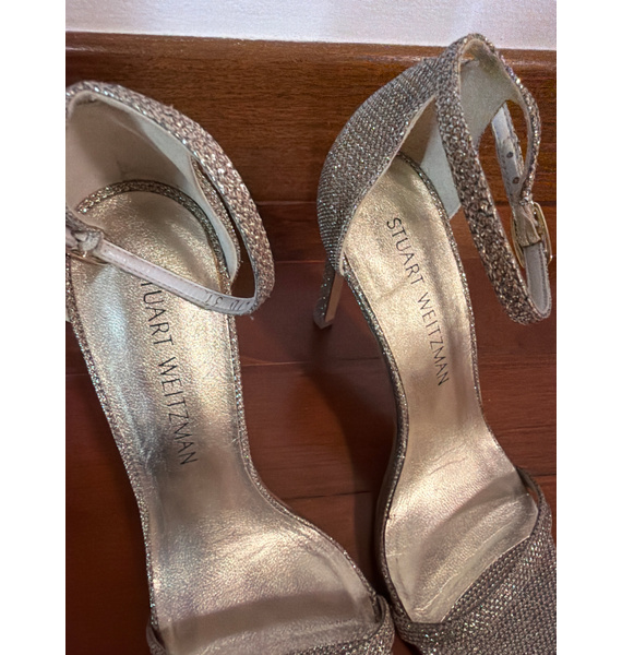 Босоножки • Stuart Weitzman • Золотой