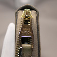 Кошелек • Louis Vuitton • Молочный