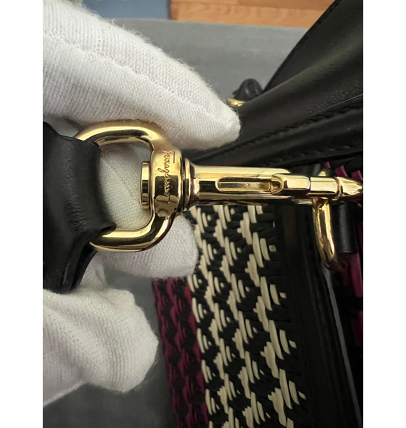 Сумка • Salvatore Ferragamo • Розовый