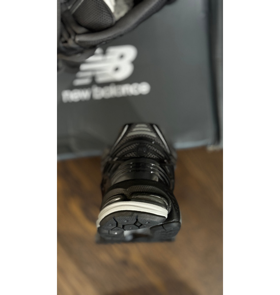 Кроссовки • New Balance • Черный